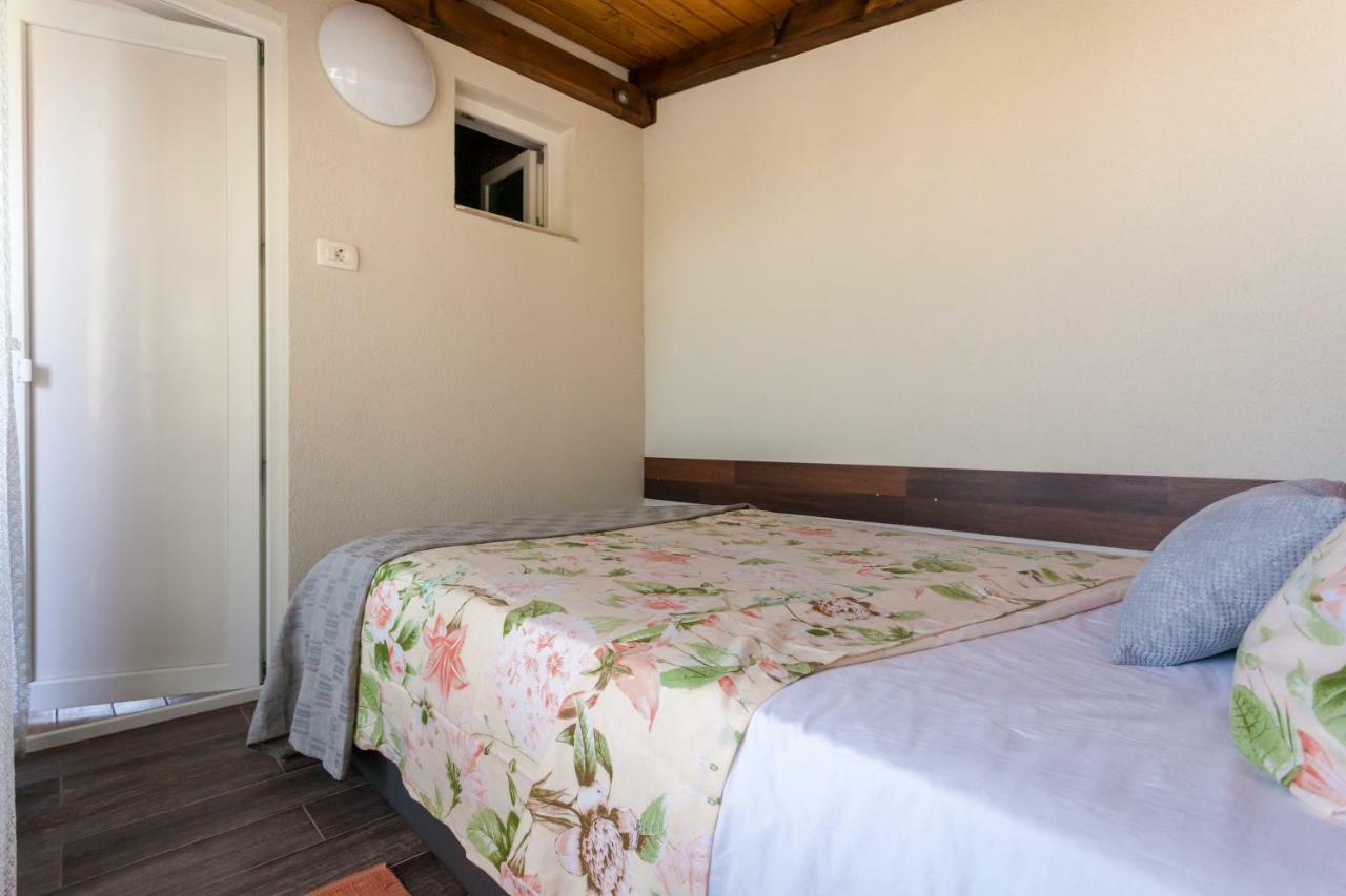 Apartment Hasanec By El-Pi Tours Njivice Buitenkant foto
