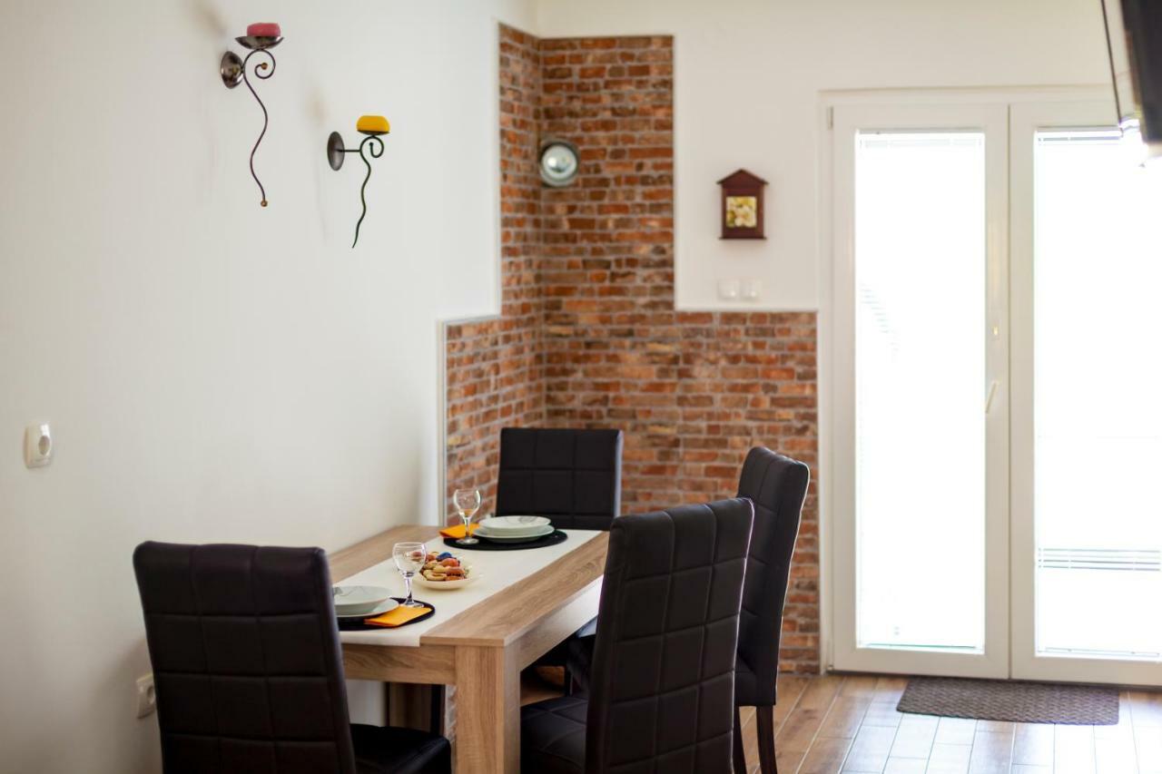 Apartment Hasanec By El-Pi Tours Njivice Buitenkant foto