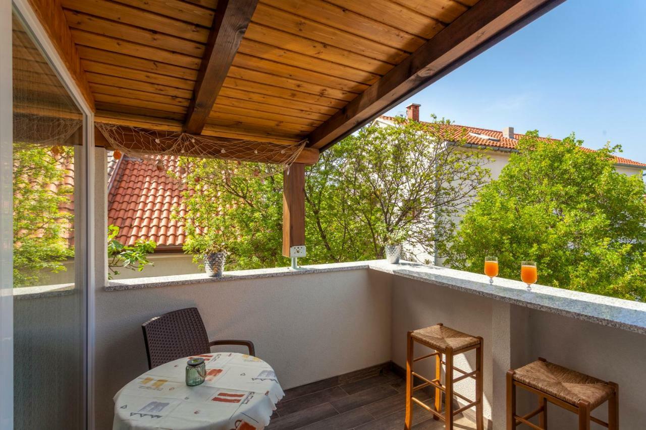 Apartment Hasanec By El-Pi Tours Njivice Buitenkant foto