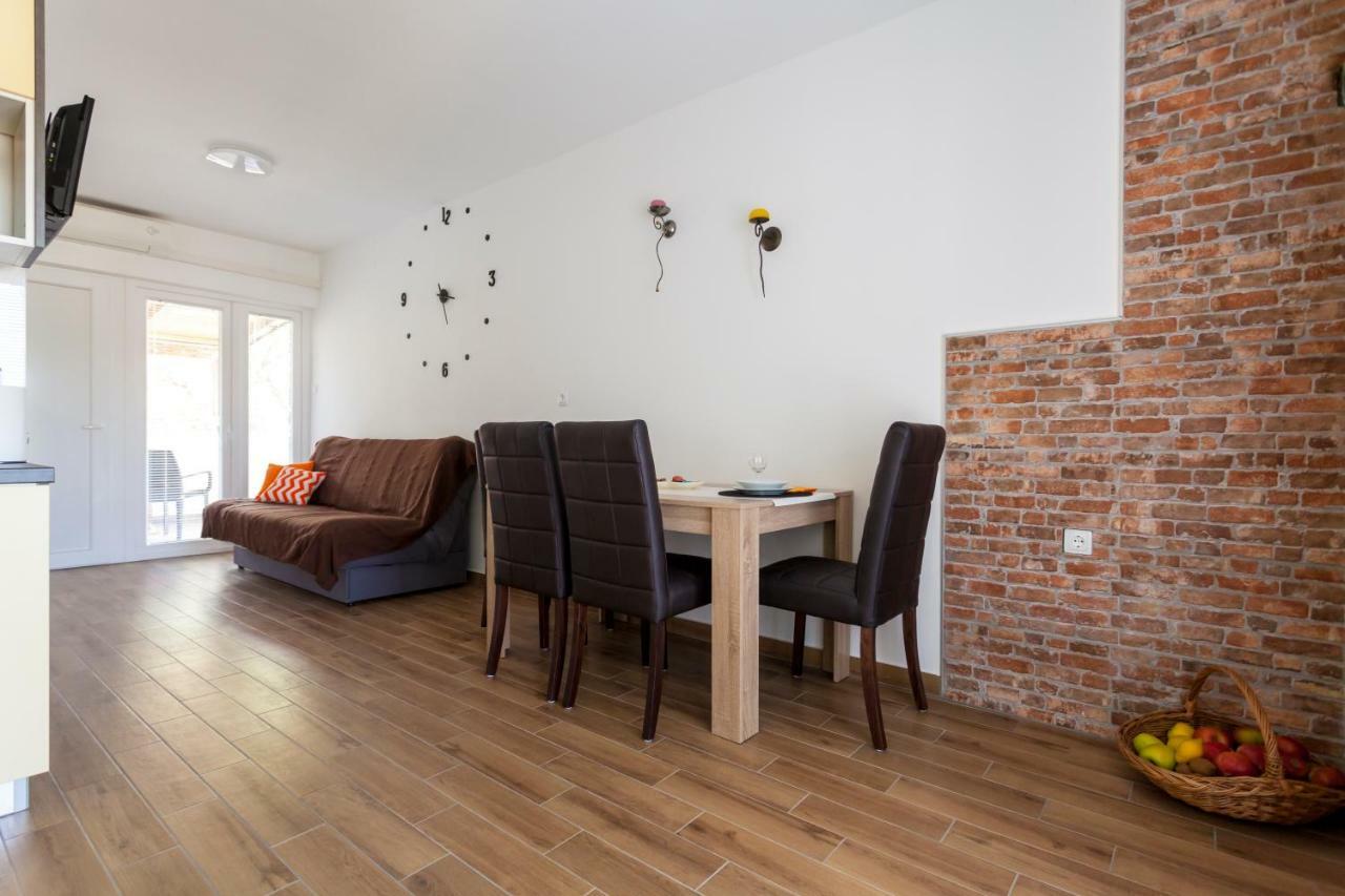 Apartment Hasanec By El-Pi Tours Njivice Buitenkant foto